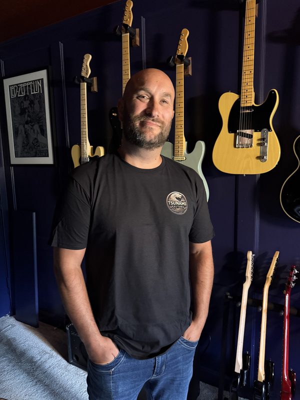Derek — Tsunami Guitars